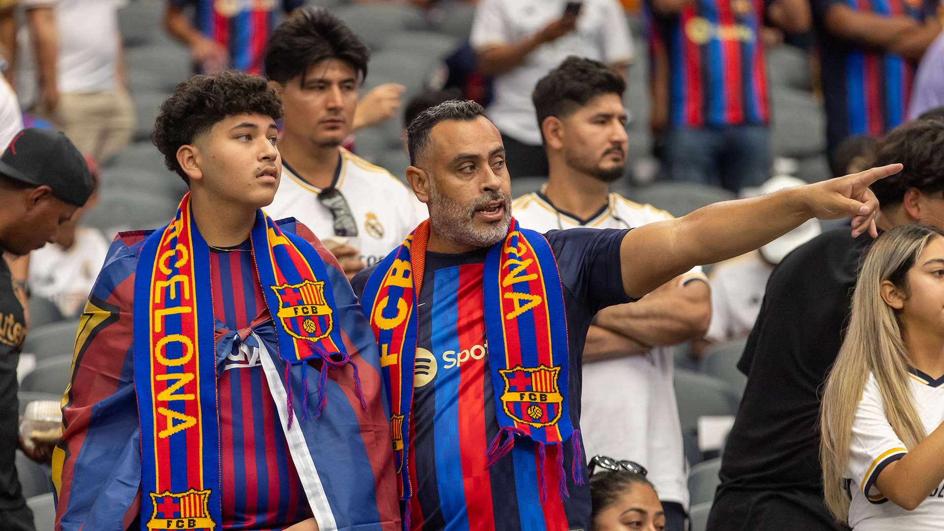 也显示出俱 也显示出俱